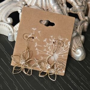 🔮 Gold Minimalist Wire Floral Boho Hook Earrings